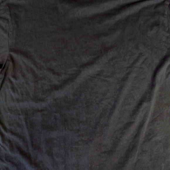 Guess Men's Large short sleeve triangle Tshirt. Black, orange, and gold. - Picture 8 of 9